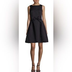 Elegant Black Sleeveless Dress with Bow